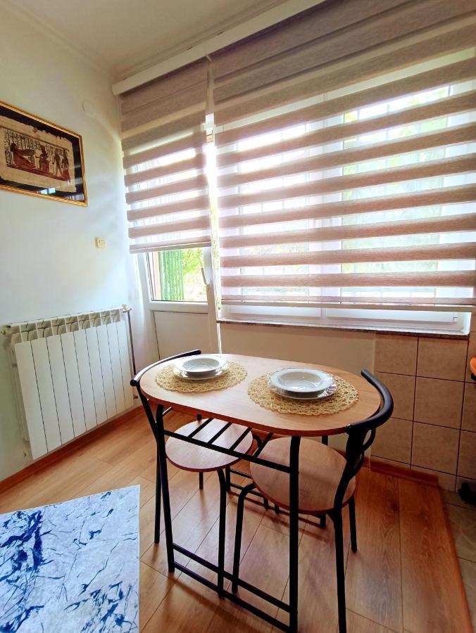 Garden Free Parking Apartment Сараево Екстериор снимка