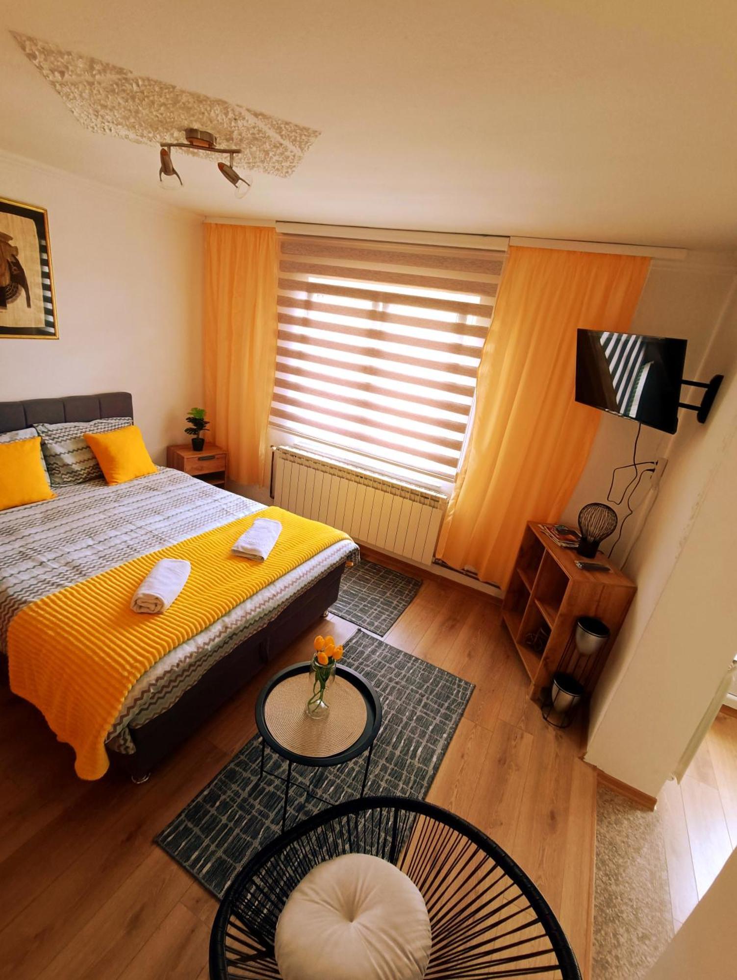 Garden Free Parking Apartment Сараево Екстериор снимка