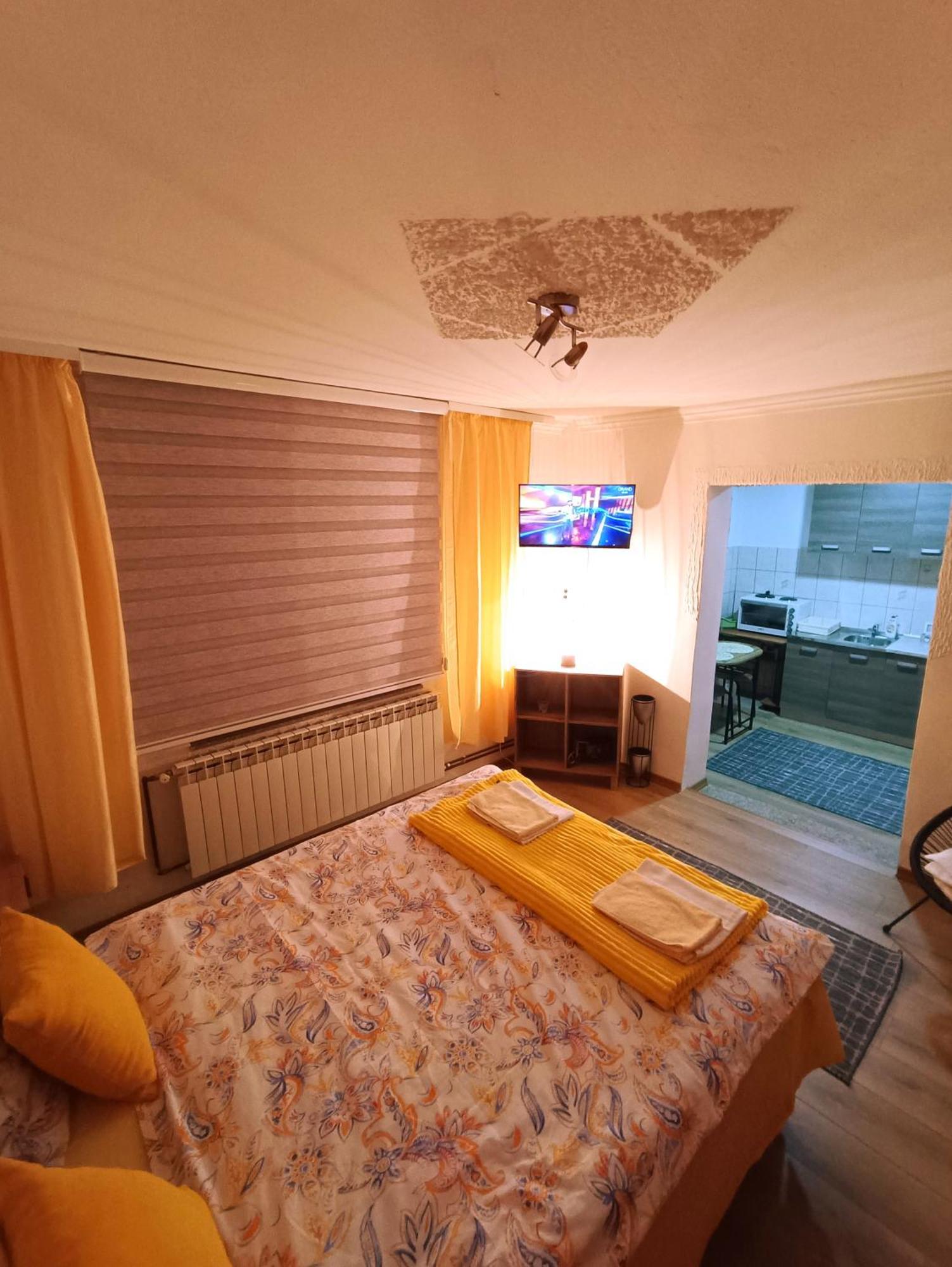 Garden Free Parking Apartment Сараево Екстериор снимка