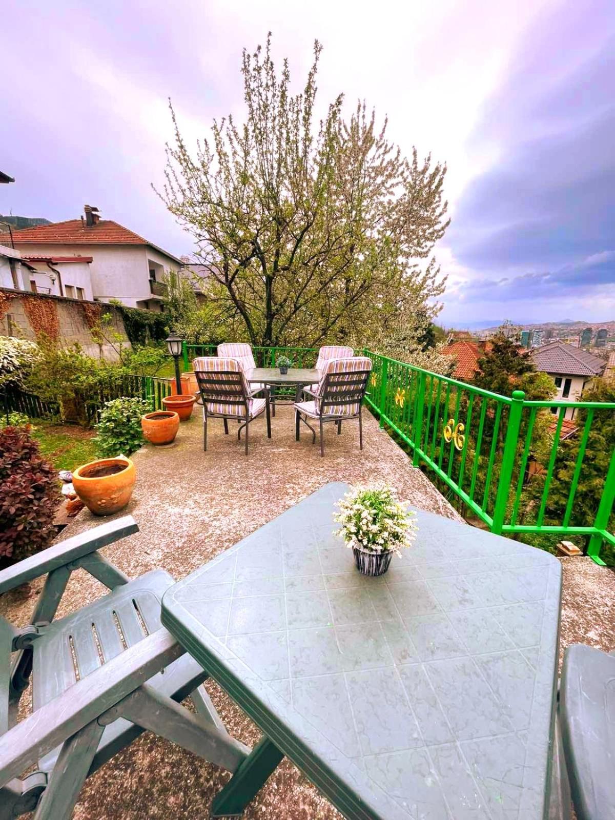 Garden Free Parking Apartment Сараево Екстериор снимка