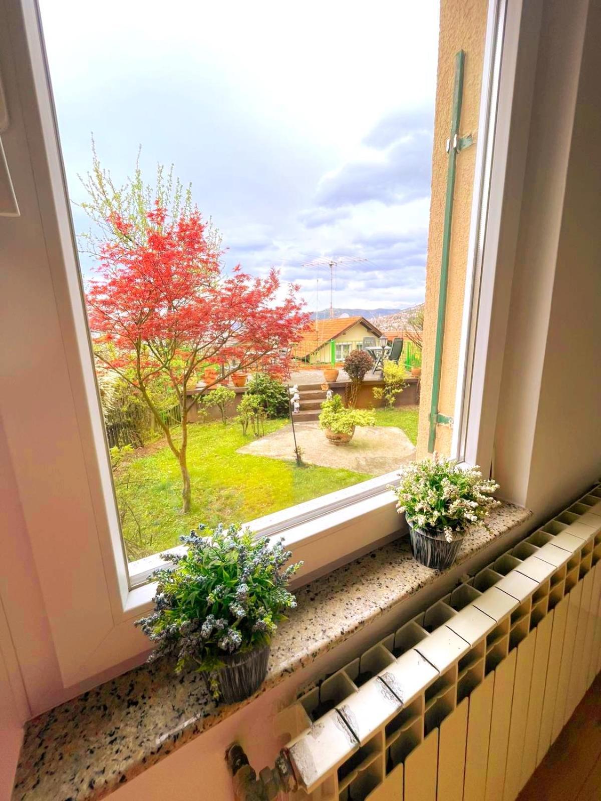 Garden Free Parking Apartment Сараево Стая снимка