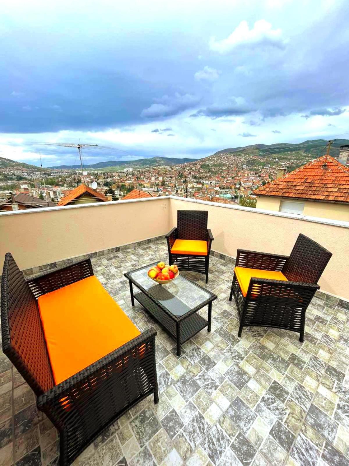 Garden Free Parking Apartment Сараево Екстериор снимка