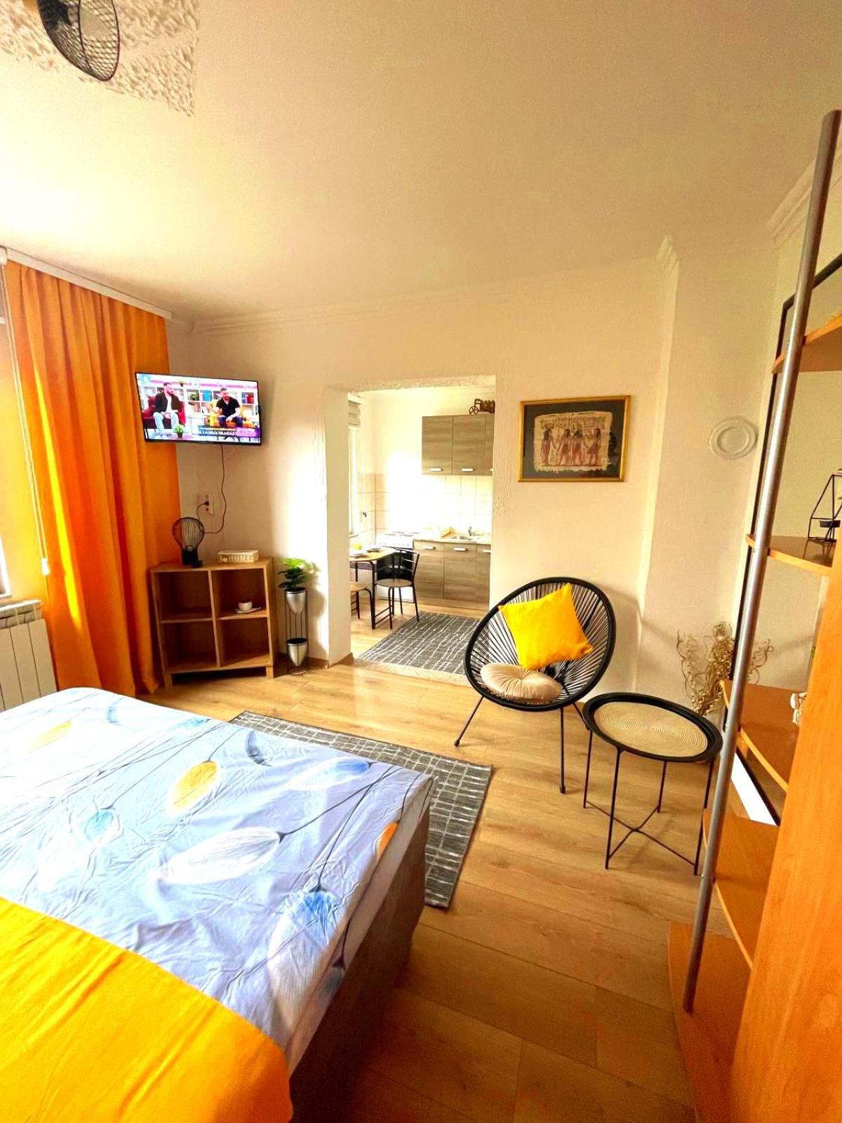 Garden Free Parking Apartment Сараево Екстериор снимка