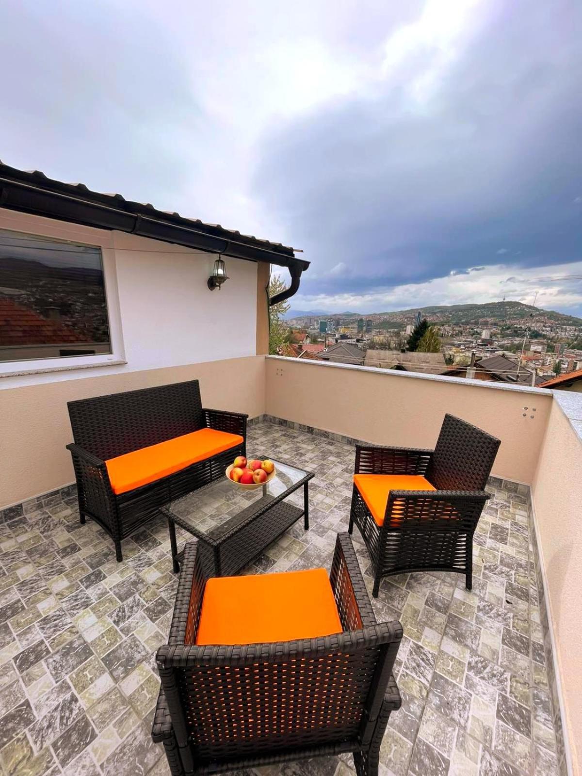 Garden Free Parking Apartment Сараево Екстериор снимка