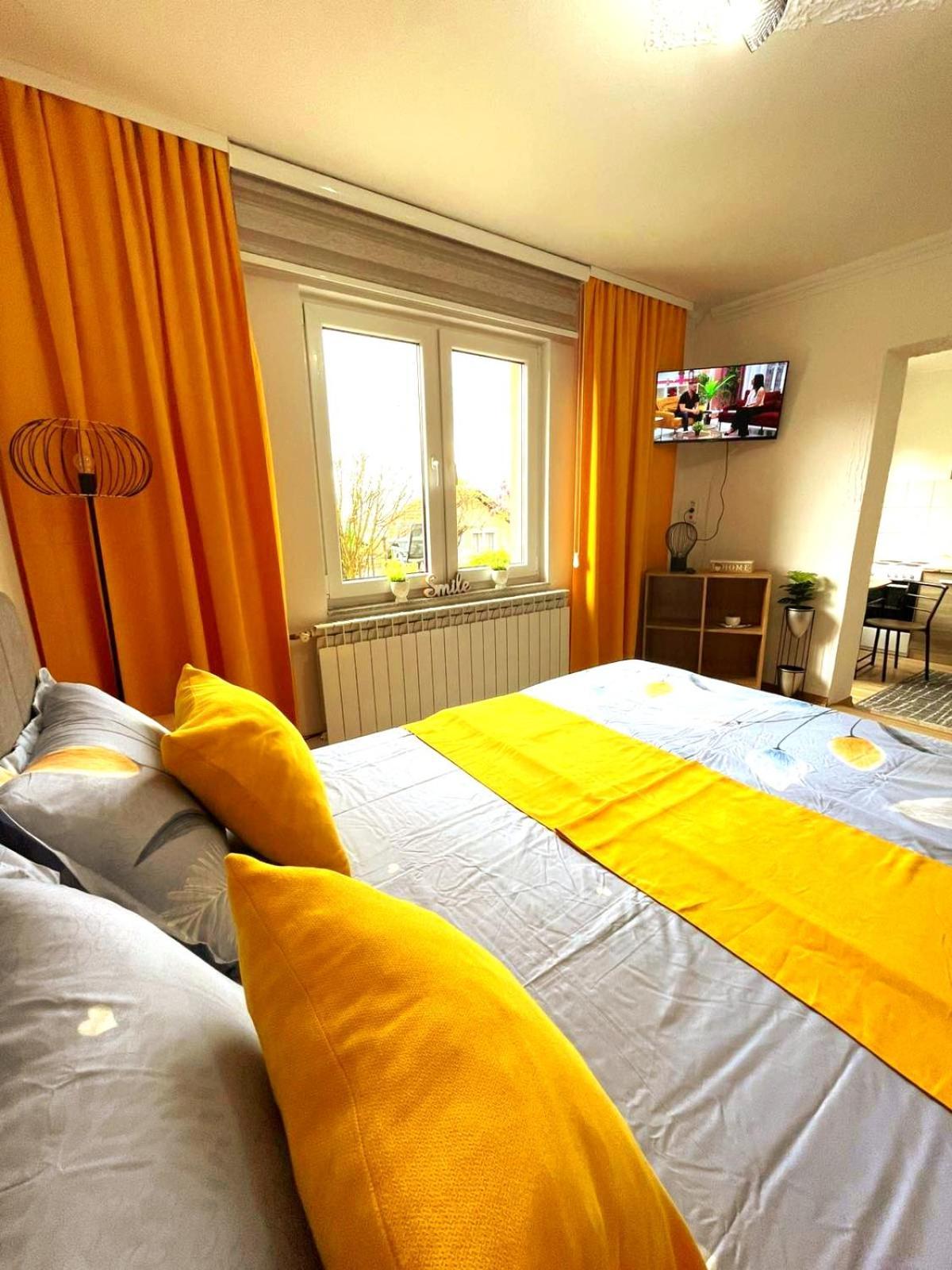Garden Free Parking Apartment Сараево Екстериор снимка