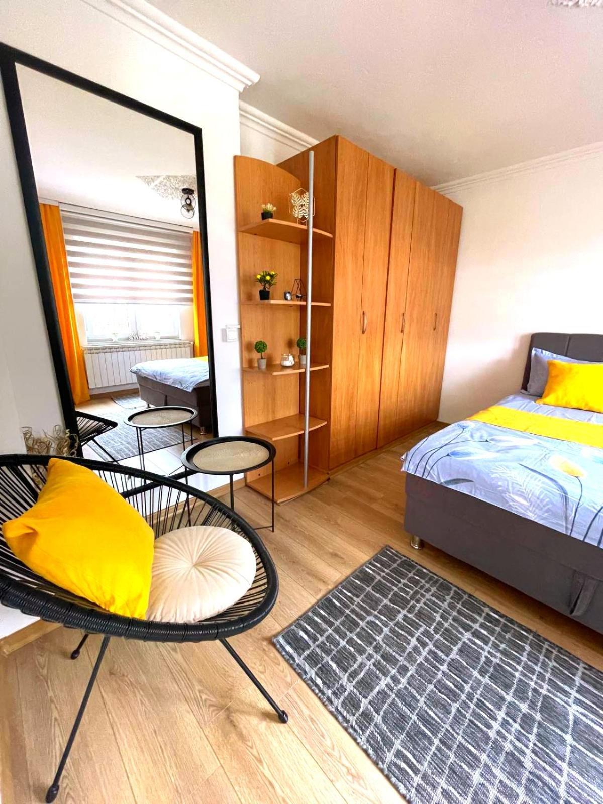 Garden Free Parking Apartment Сараево Екстериор снимка